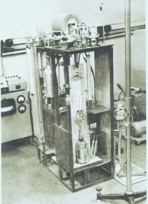 李薰设计的第一台定氢仪