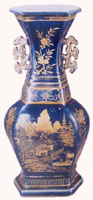 Shiny blue gold glazed vase in the shape of Tengwang Pavilion