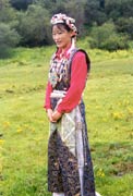 Clothes and adornments in Linzhi region
