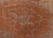 黄�N墓出土的褐色牡丹纹罗